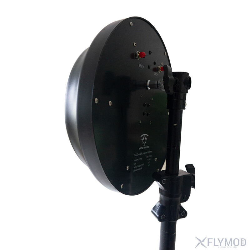 Спрямована антена Maple Wireless 1 5G 10 5dBi на штативі